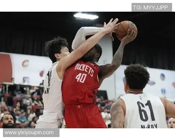 佩杜拉精准助攻 杨瀚森精彩上篮再展锋芒