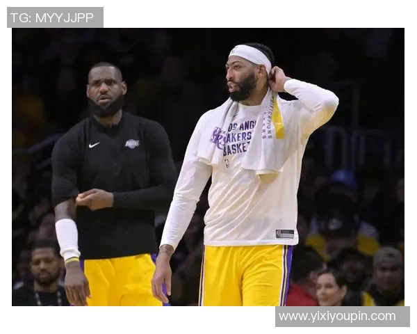 里夫斯谈轻取尼克斯后浓眉交易消息感慨球队未来更具竞争力