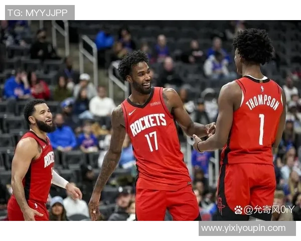 火箭半场三人得分上双,但球队失误数也达到8次 火箭半场三人得分上双,但球队失误数也达到8次